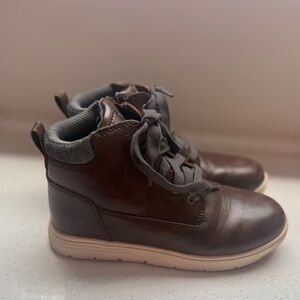 Cat & Jack Kids Boots in Brown and Gray